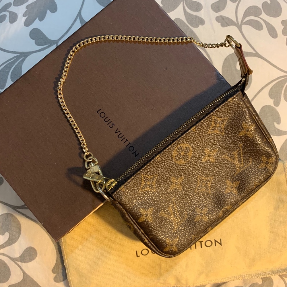 Louis Vuitton MINI POCHETTE ACCESSOIRES